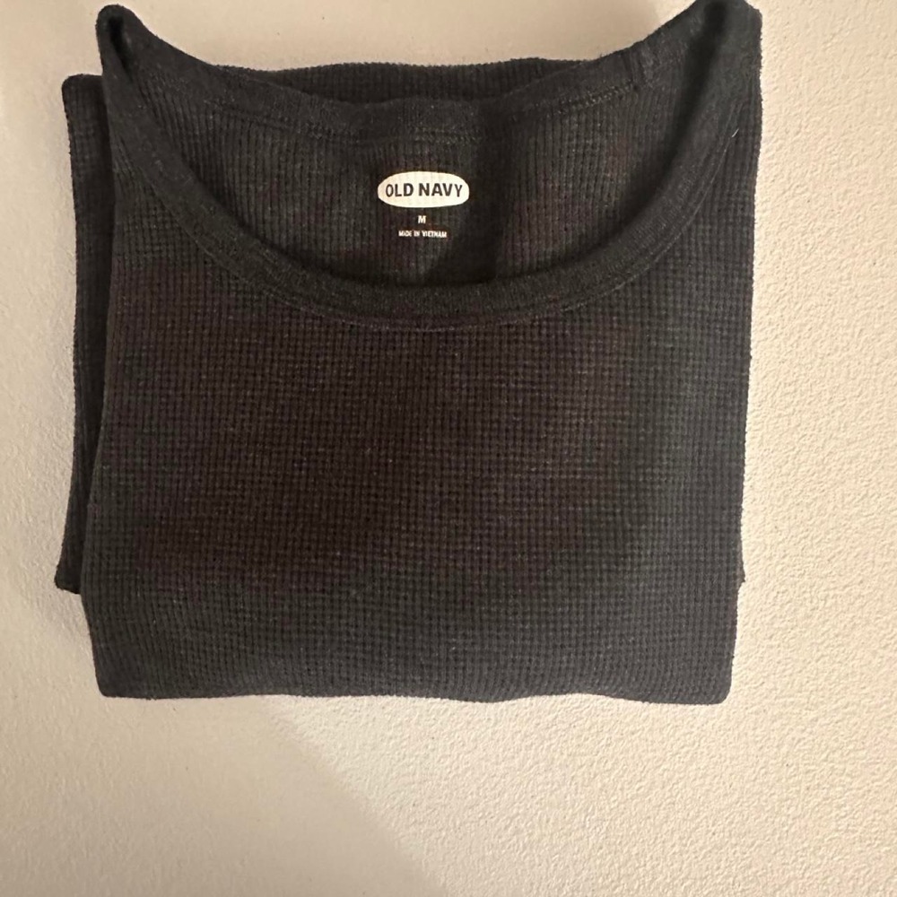 Old Navy long sleeve thermal size medium - Picture 5 of 6